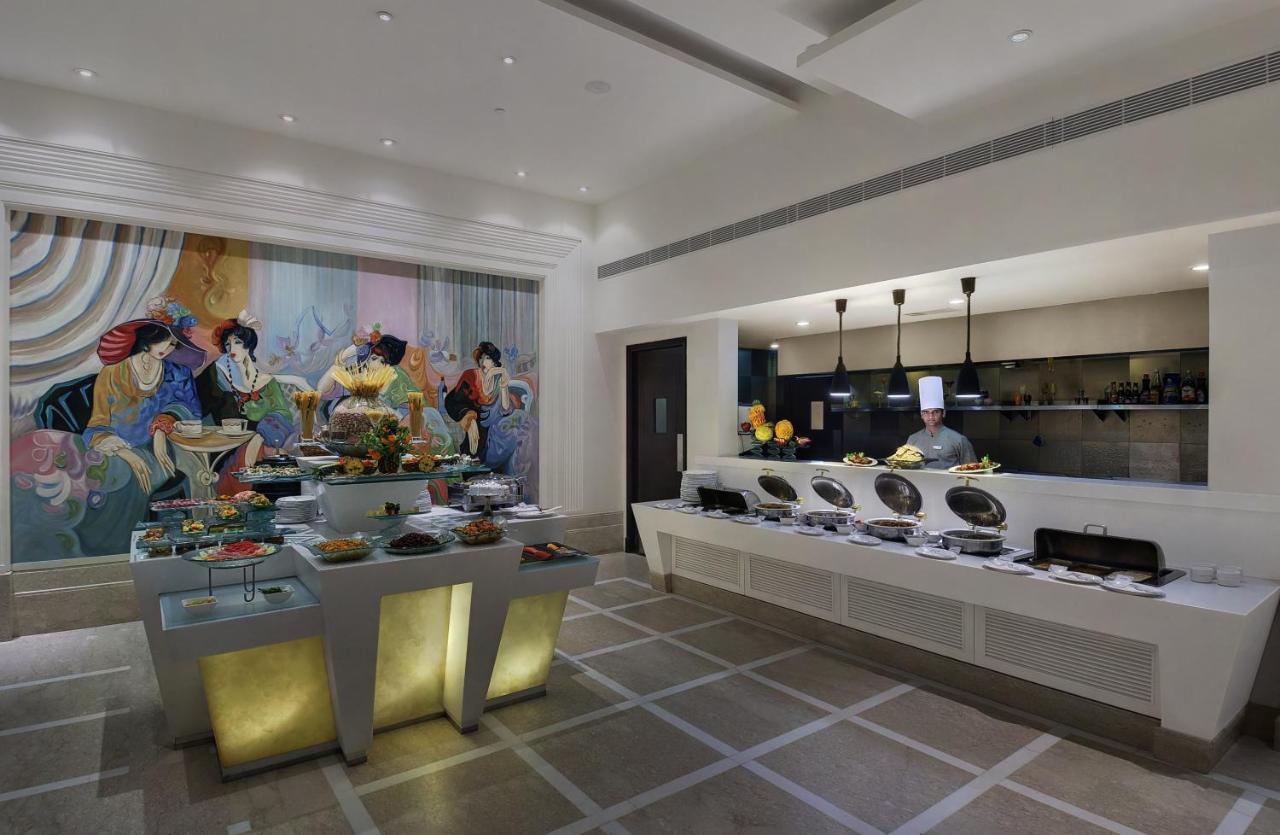 Inde Hotel Vista Woods Huda City Centre, Gurgaon Eksteriør billede