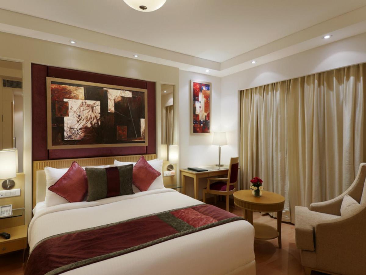 Inde Hotel Vista Woods Huda City Centre, Gurgaon Eksteriør billede
