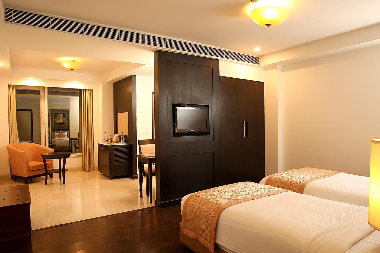 Inde Hotel Vista Woods Huda City Centre, Gurgaon Eksteriør billede