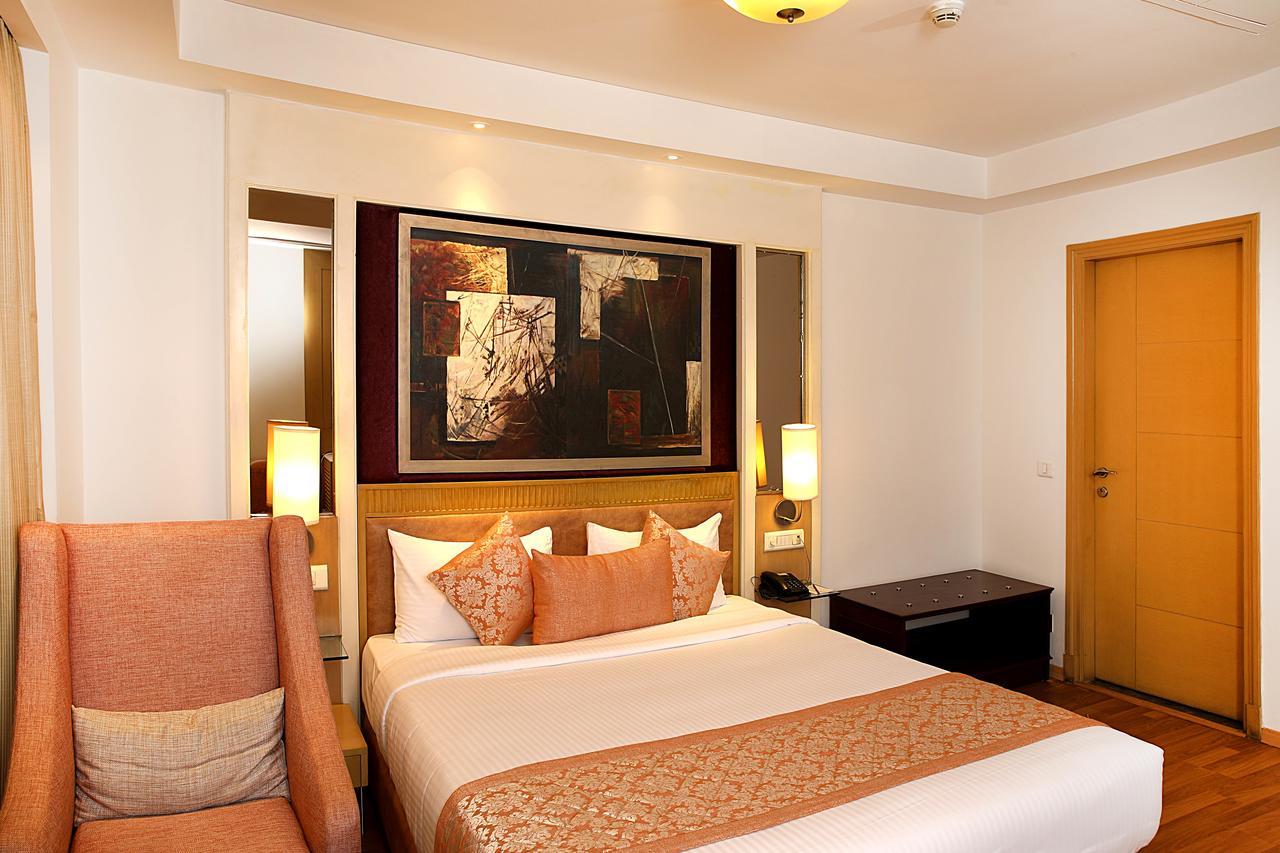 Inde Hotel Vista Woods Huda City Centre, Gurgaon Eksteriør billede