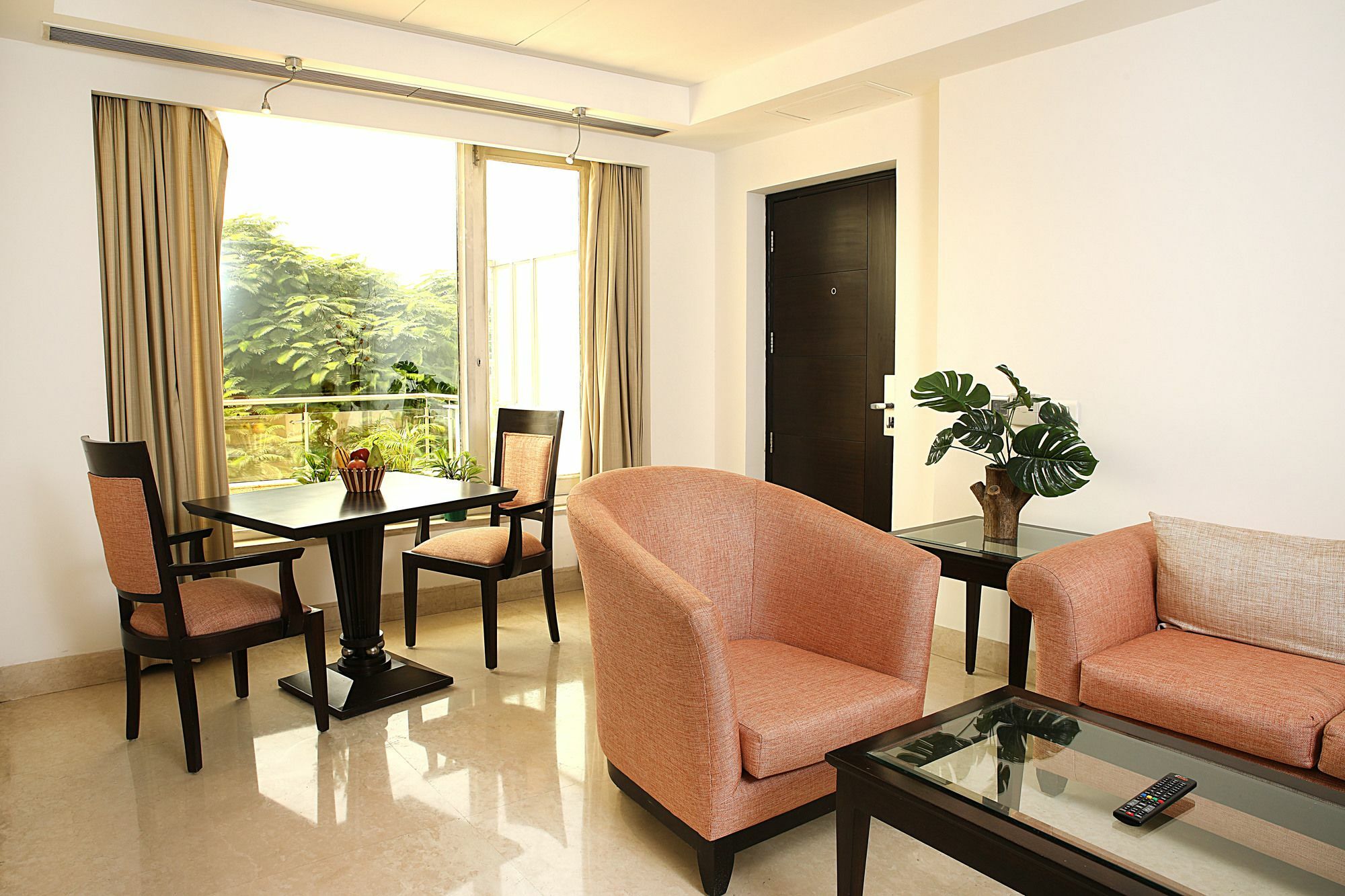 Inde Hotel Vista Woods Huda City Centre, Gurgaon Eksteriør billede