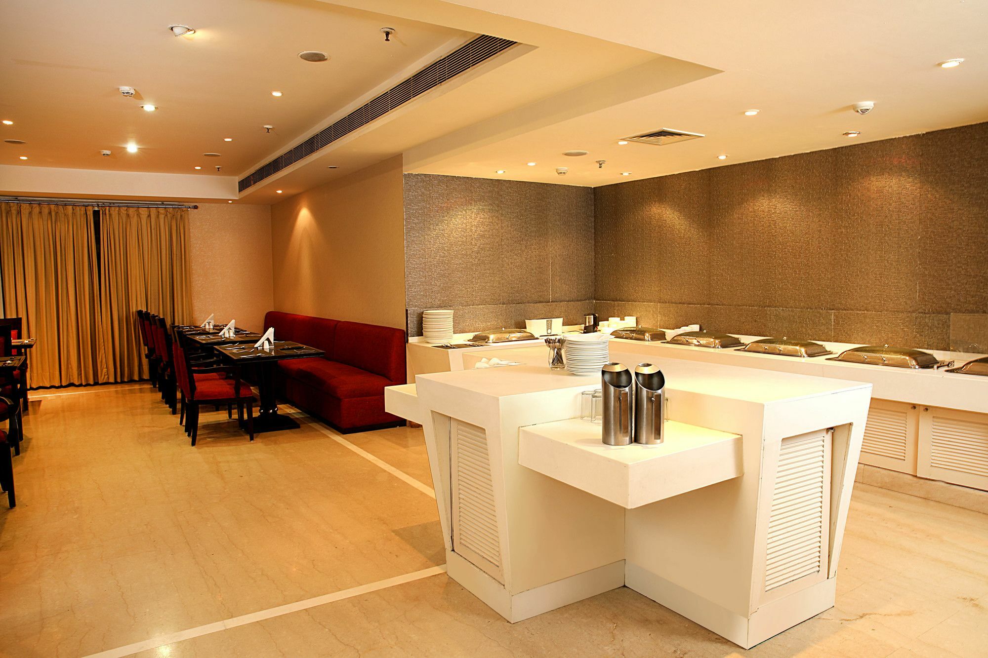 Inde Hotel Vista Woods Huda City Centre, Gurgaon Eksteriør billede
