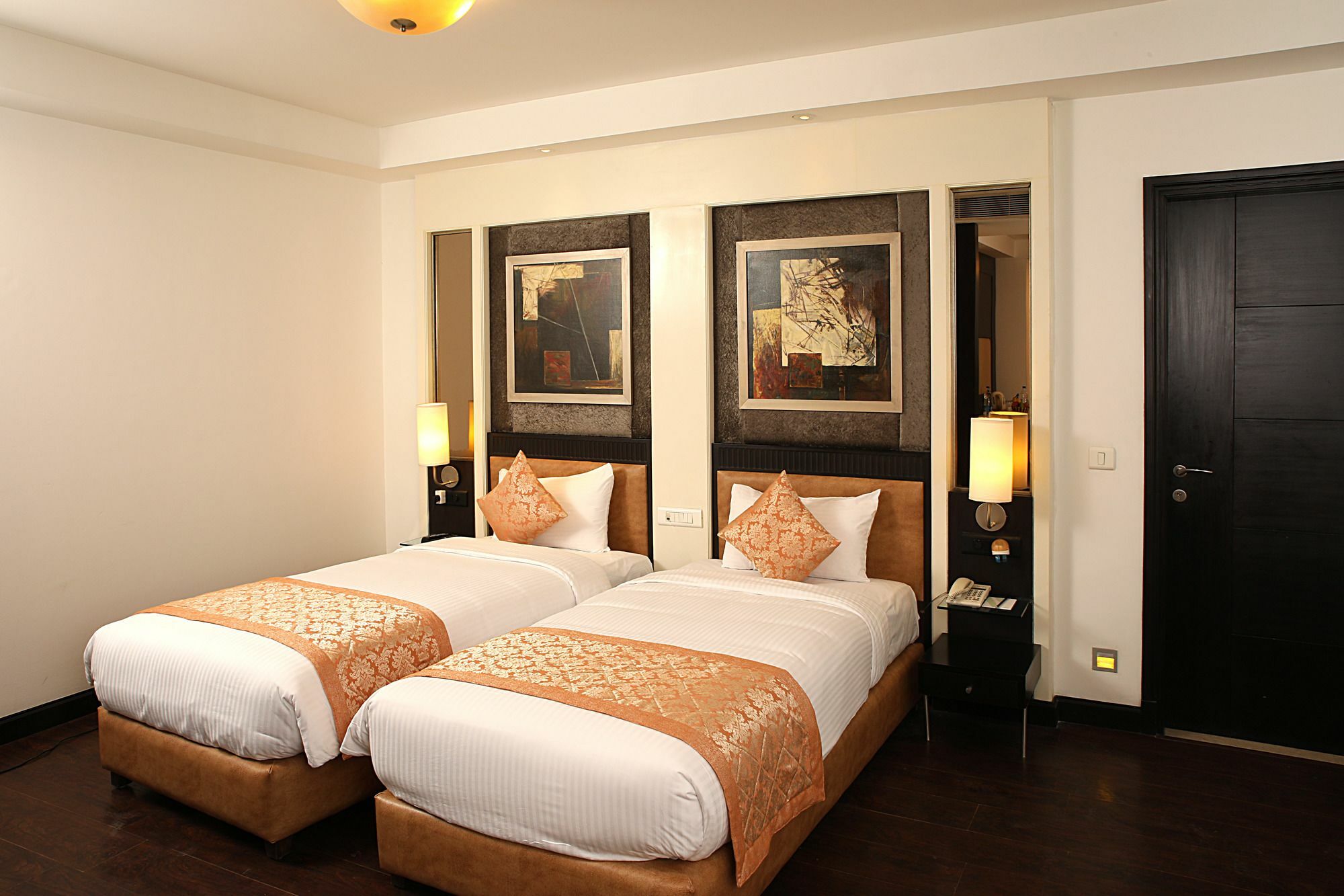 Inde Hotel Vista Woods Huda City Centre, Gurgaon Eksteriør billede