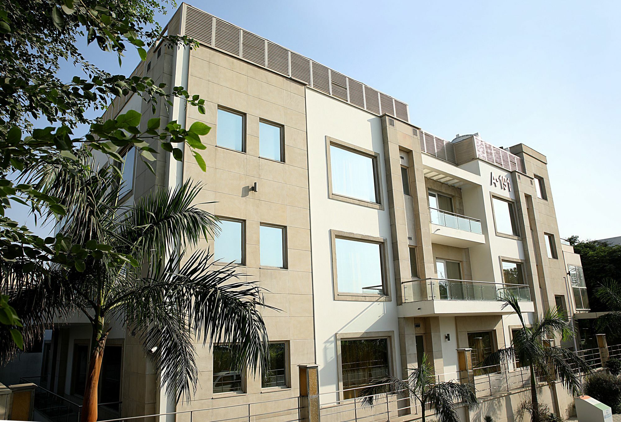 Inde Hotel Vista Woods Huda City Centre, Gurgaon Eksteriør billede